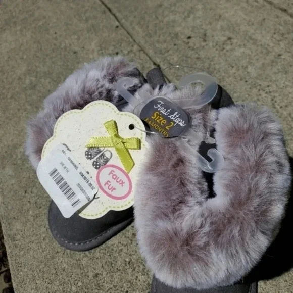 FIRST STEPS | Baby Girls Faux Fur Booties in Gray sz 0/3M, 6/9M - Picture 5 of 10